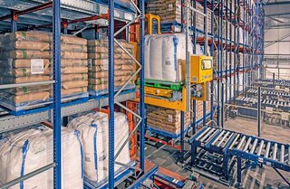 Las ventajas del Pallet Shuttle automático son una mayor productividad y capacidad de almacenaje