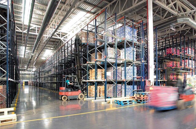 https://mecaluxes.cdnwm.com/documents/20128/681287/PCaseImage+-+Gallery+-+0+-+Cp-mercadona-conventional-pallet-racking+-+es_ES.jpg/a4f34f81-21cf-bac6-3066-a973e54c5069?t=1475063418000&e=jpg