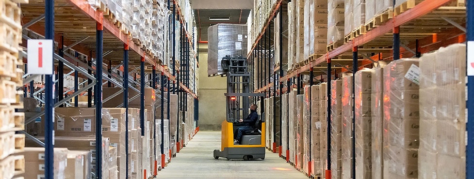 Estantería para palets en el almacén del operador logístico Dometrans en Francia Estantería para palets en el almacén del operador logístico Dometrans en Francia