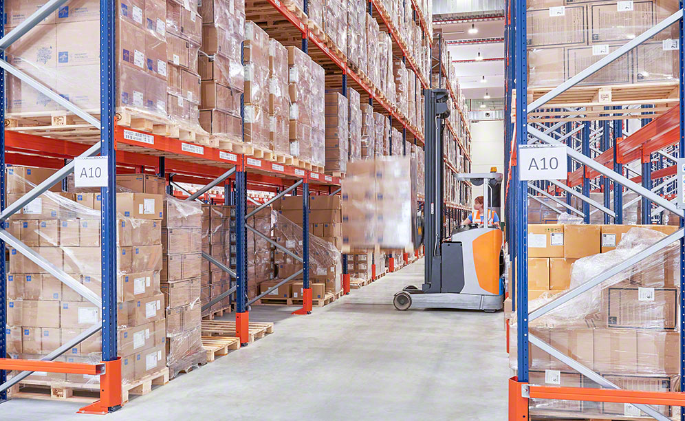 Estanterías de paletización convencional para productos médicos de Medline