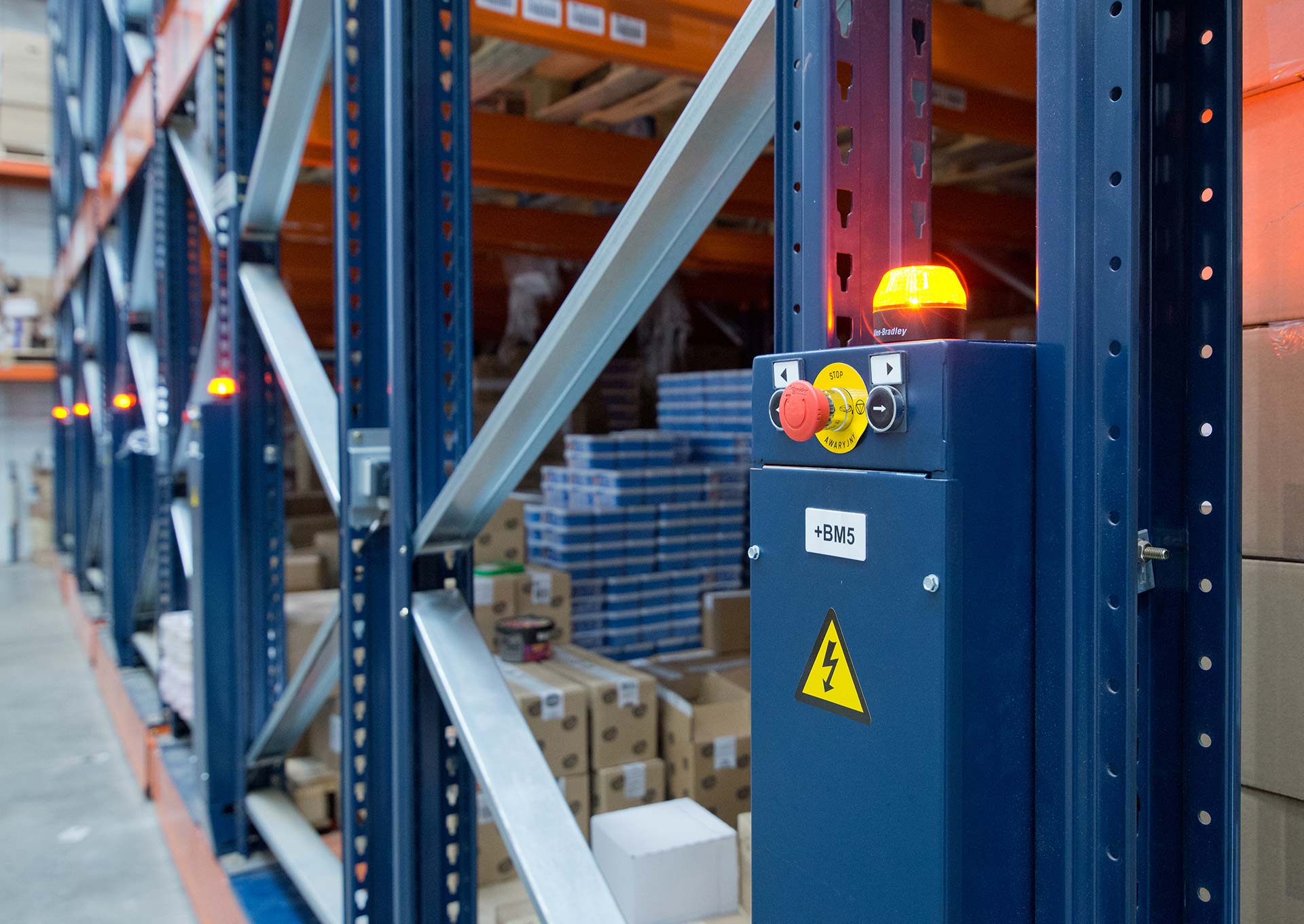 Los armarios embarcados garantizan que la estructura se mueva de forma automática y segura