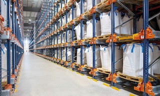 Almacén de materias primas: qué es, tipos y cómo organizarlo