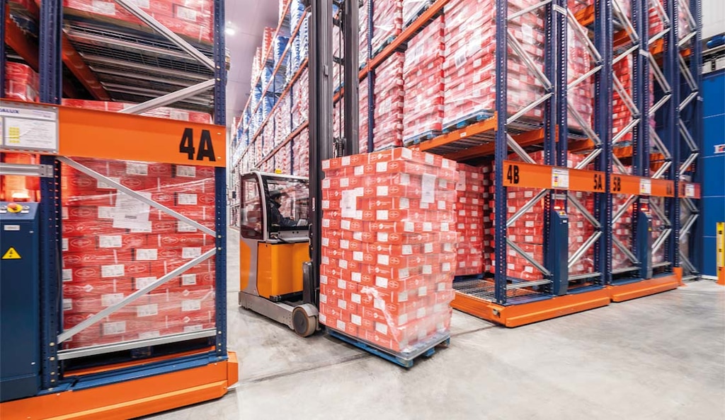 La estanterías móviles Movirack son el único sistema de almacenamiento compacto que ofrece acceso directo