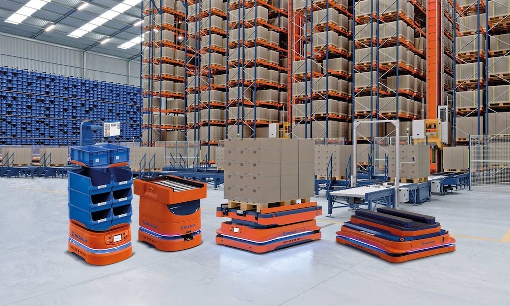 Distintos modelos de AMR pueden trasladar cajas, paquetes o palets o colaborar en operativas de picking