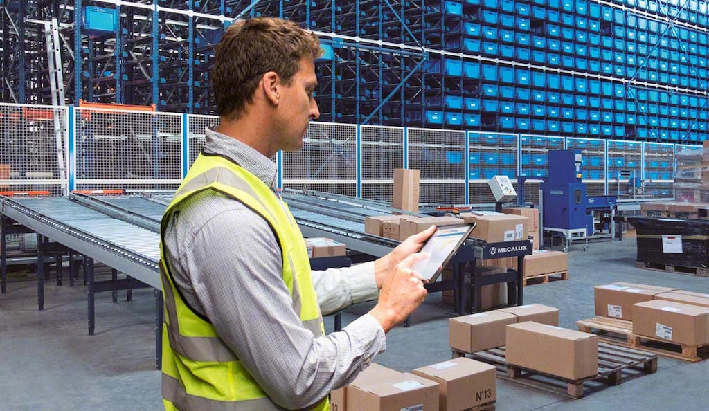 Un sistema de gestión como Easy WMS de Mecalux ayuda al coordinador logístico a evaluar el rendimiento del almacén