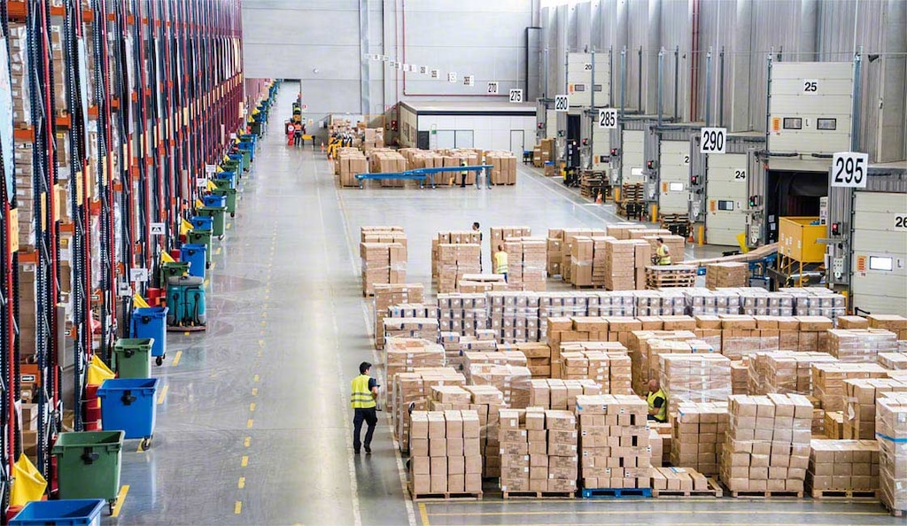 La distribución capilar inicia con la recepción de productos en almacenes intermedios