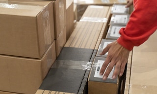 El efecto double handling se refiere a la manipulación excesiva de mercancía en un almacén El efecto double handling se refiere a la manipulación excesiva de mercancía en un almacén