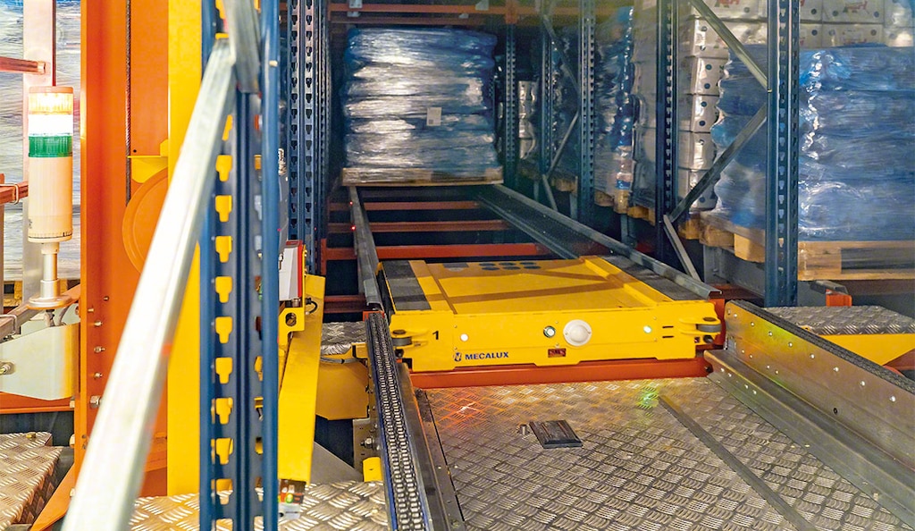 En almacenes a temperatura controlada, el Pallet Shuttle reduce la volumetría que se debe refrigerar y disminuye el consumo energético