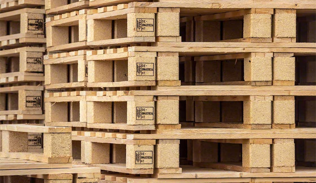 La norma NIMF 15 indica las directrices para la desinfección de embalajes de madera destinados al transporte internacional