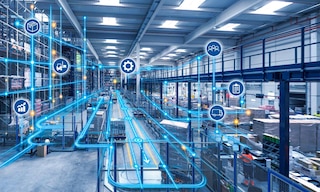 La orquestación de almacenes coordina tareas, recursos y tecnologías según las necesidades operativas