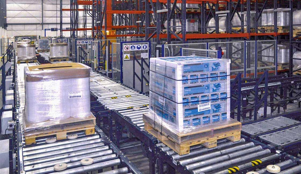 Los palets esclavos ofrecen una base más robusta y compatible con equipos de manutención automáticos