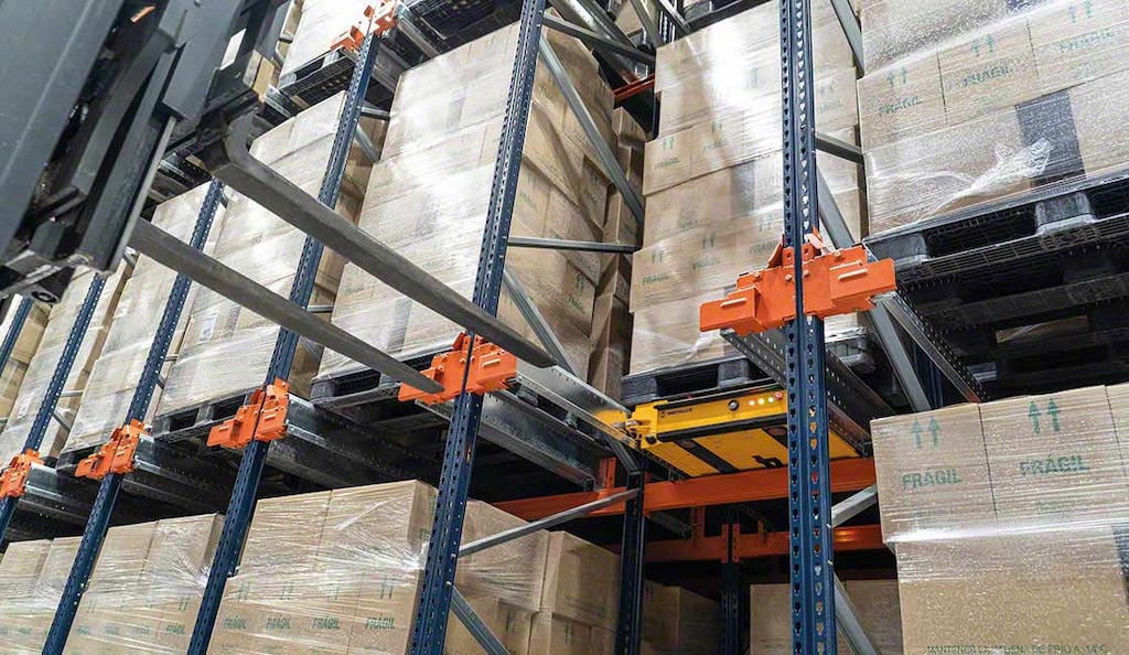 Los Pallet Shuttle reducen la superficie a refrigerar en cámaras frigoríficas o de congelación