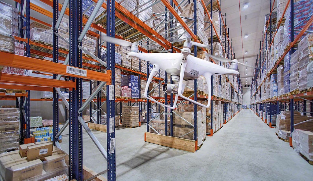Los drones están empezando a despegar dentro del sector logístico como un tipo de robot de almacén eficiente