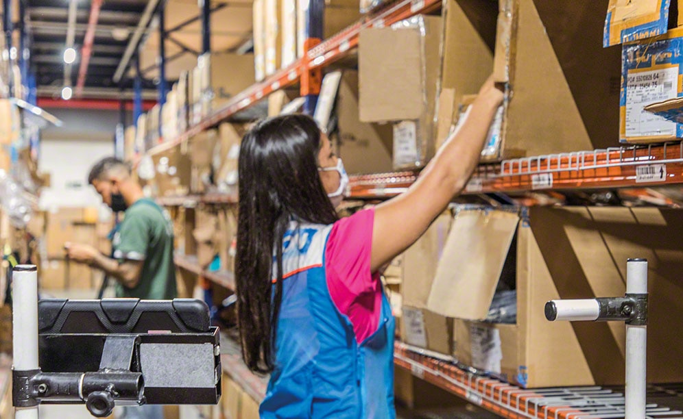 El almacén abastece a 42 tiendas físicas y a los usuarios online de Brasil