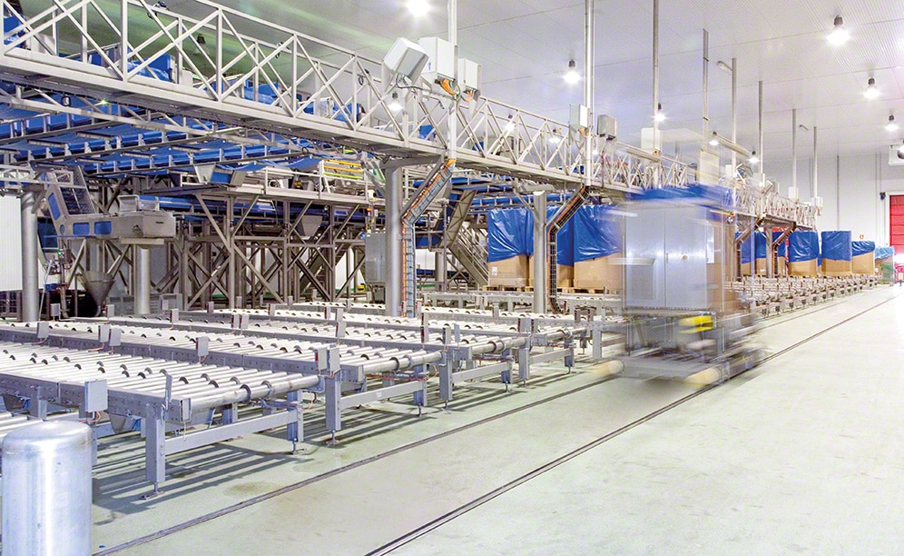 Las electrovías agilizan el transporte interno del almacén de congelados Las electrovías agilizan el transporte interno del almacén de congelados