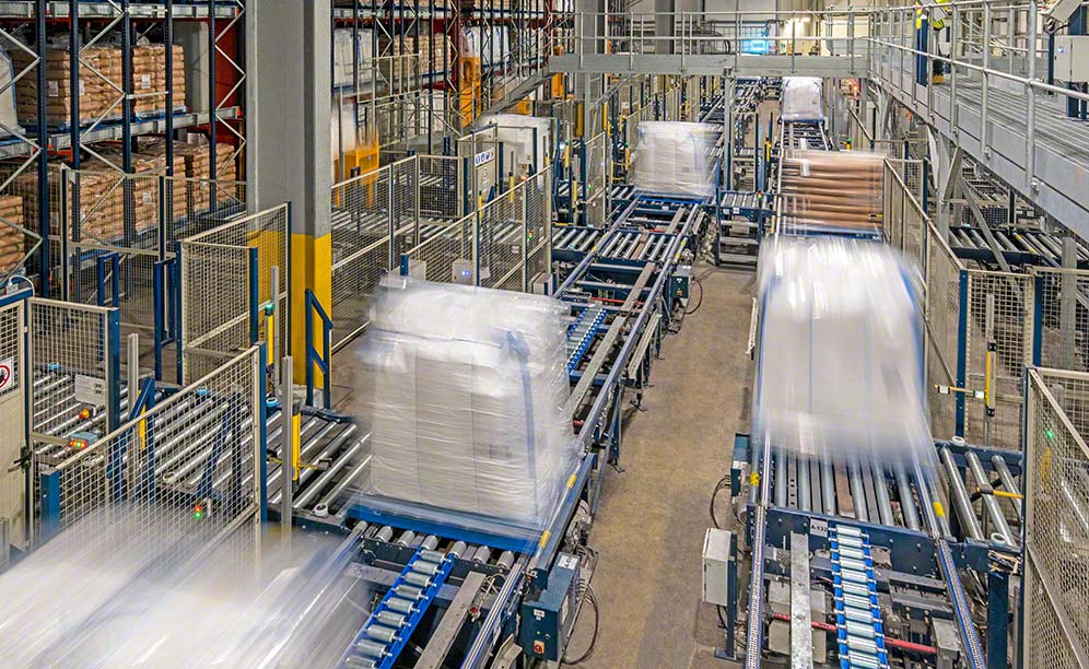 Transportadores automáticos en el centro logístico de Wissington