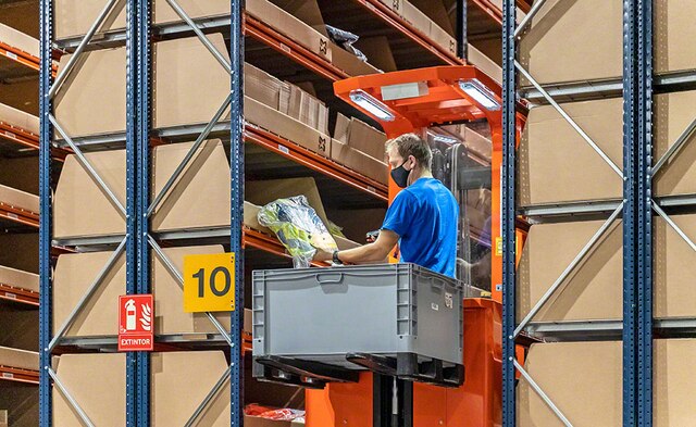 Easy WMS organiza la preparación de pedidos en el almacén de Würth Modyf