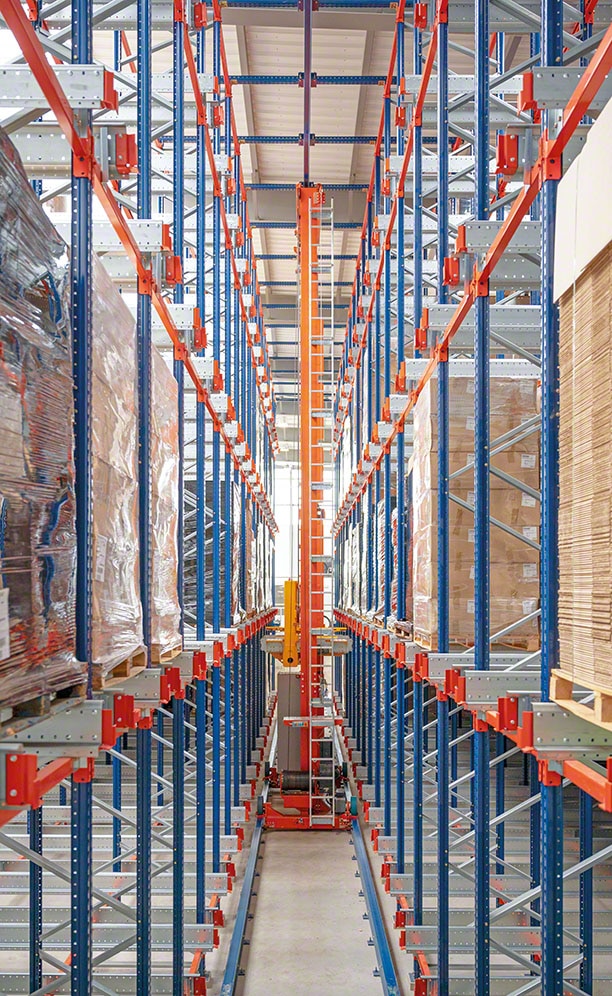 Sistema Pallet Shuttle con transelevador en el almacén de Verlhac