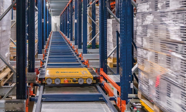 Clavo Food duplica su capacidad y reduce los tiempos con el Pallet Shuttle Automático 3D