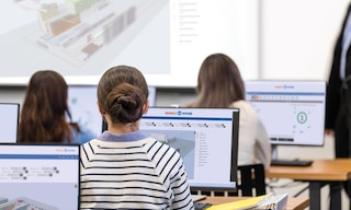 El instituto Giovanni Caboto imparte formación logística con Easy WMS