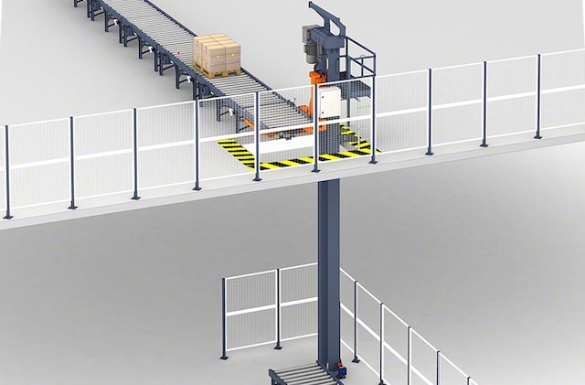 Los transportadores verticales posibilitan la circulación de palets entre distintas plantas Los transportadores verticales posibilitan la circulación de palets entre distintas plantas