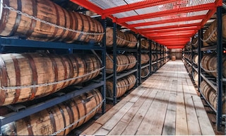 Ingram Whiskey River Aged ha optimizado el almacenaje con estanterías de Interlake Mecalux