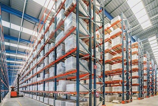 Las estanterías para palets ofrecen múltiples ventajas, como el acceso directo y su gran versatilidad Las estanterías para palets ofrecen múltiples ventajas, como el acceso directo y su gran versatilidad