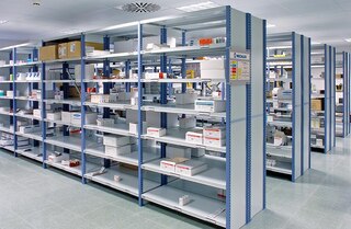 Las estanterías M3 de Mecalux son estructuras versátiles y multifuncionales para cargas ligeras y medianas Las estanterías M3 de Mecalux son estructuras versátiles y multifuncionales para cargas ligeras y medianas
