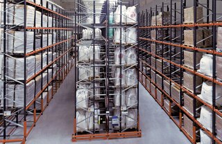 Los sistemas de almacenaje push-back pueden alcanzar grandes alturas