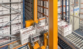 Los transelevadores miniload bicolumna pueden transportar hasta cuatro cajas a la vez
