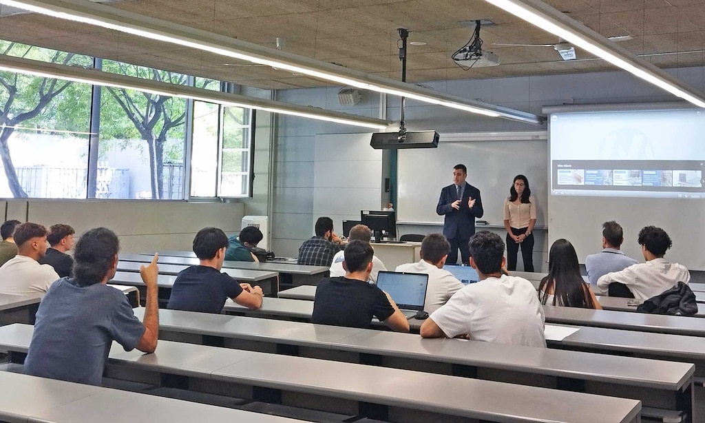 Las clases han acercado los sistemas industriales de almacenaje al alumnado