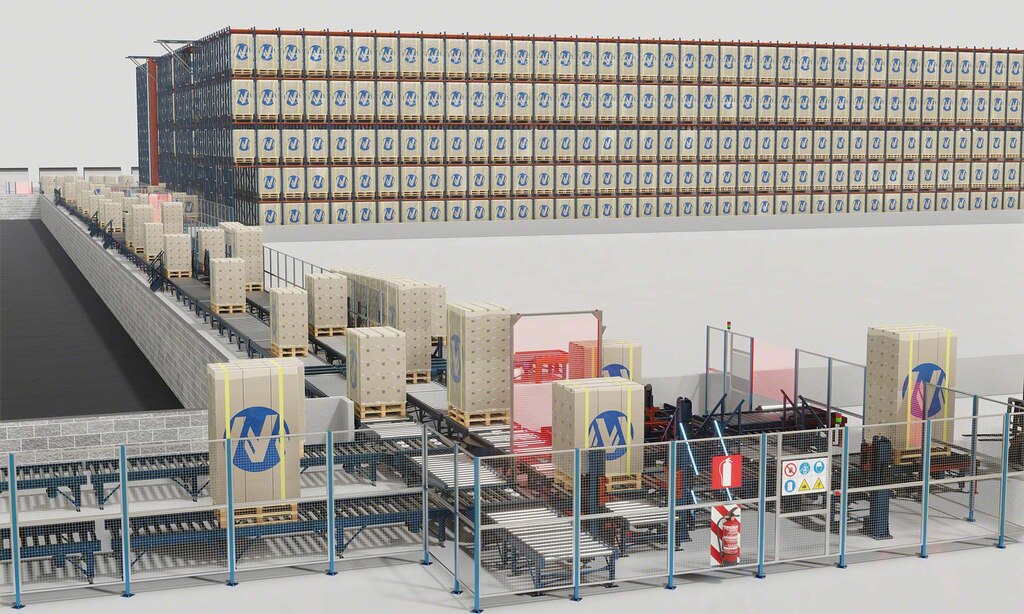 Almacén automático en la planta de fabricación de CEE Schisler Packaging Solutions en Thouars