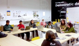 Estudiantes de la UPC desarrollan soluciones de robótica aplicada a almacenes con el apoyo de Mecalux