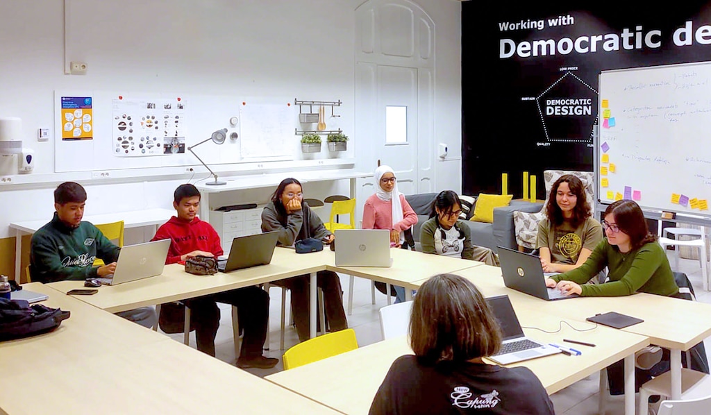 Estudiantes crearán proyectos de robótica para logística con Mecalux en CreativeLab UPC