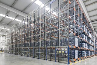 El Pallet Shuttle es una solución perfecta para equipar un búfer de almacén