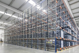 El Pallet Shuttle es una solución perfecta para equipar un búfer de almacén