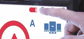 El aviso de batería baja indica que la misma debe cambiarse o recargarse