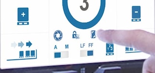 La función de cambio de cabecera permite escoger el lado de la estantería desde donde se va a operar