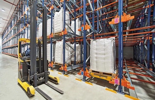 El sistema Pallet Shuttle permite almacenar big bags