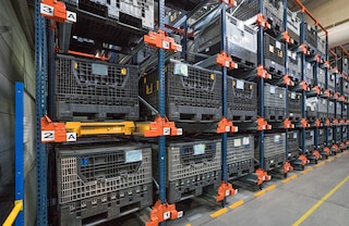 Con el Pallet Shuttle pueden moverse también otras unidades de carga, como contenedores de plástico