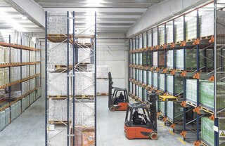 El sistema de almacenaje Pallet Shuttle puede combinarse con estanterías convencionales