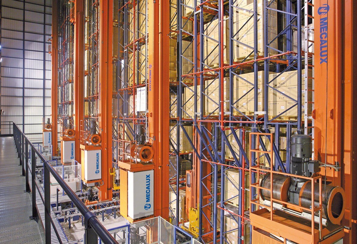 Los transelevadores son máquinas creadas para el almacenaje automático de palets