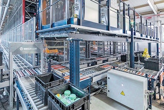 Los transportadores de cajas se utilizan para trasladar componentes y productos finalizados en centros productivos