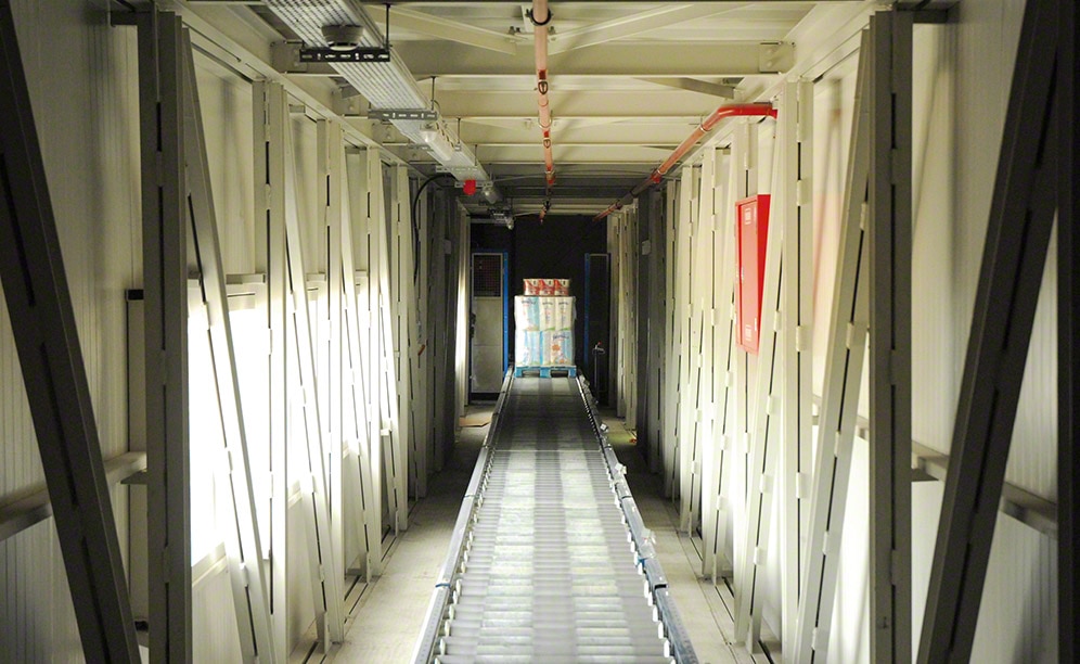 Transportadores automáticos en el almacén de Grup Baucells Alimentació